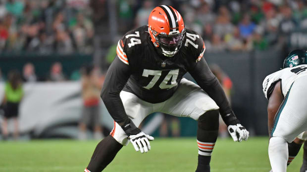 Aug 17, 2023; Philadelphia, Pennsylvania, USA; Cleveland Browns offensive tackle Dawand Jones (74) against the Philadelphia Eagles at Lincoln Financial Field.